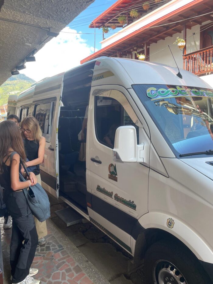 Bus de empresa Coonorte a /o desde Manizales